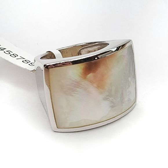 Chapal Zenray | Sterling Silver Mother of Pearl Rectangular Ring | 8 - Picture 7 of 10